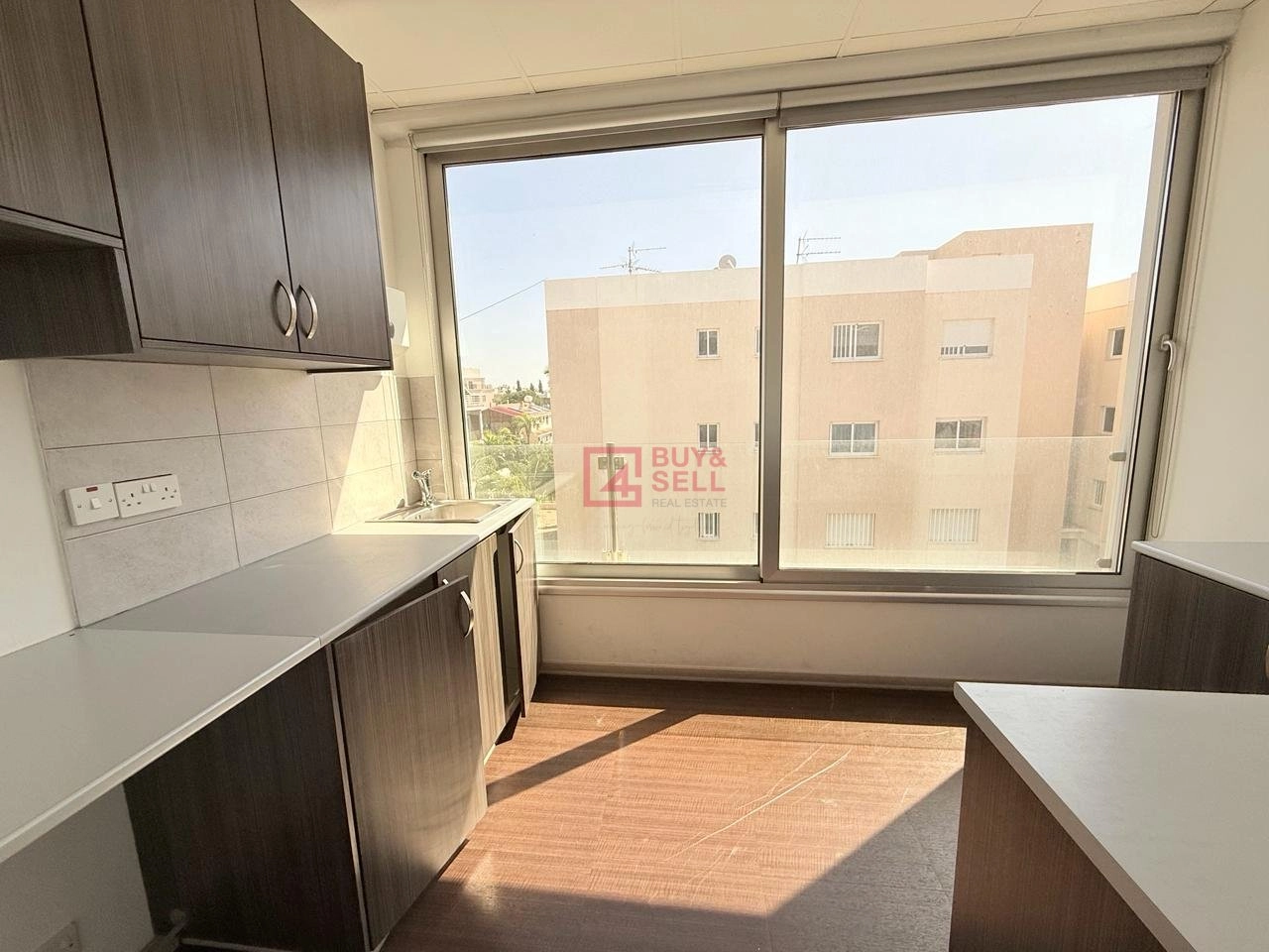 400m² Office for Rent