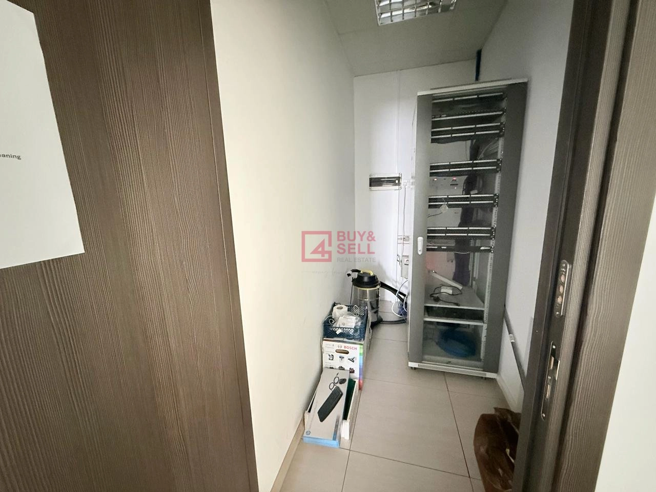 400m² Office for Rent
