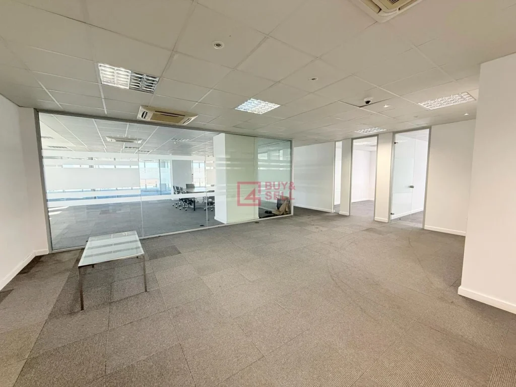 400m² Office for Rent