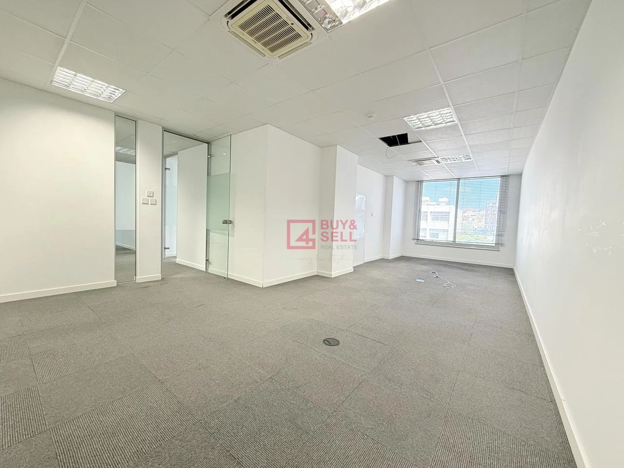 400m² Office for Rent