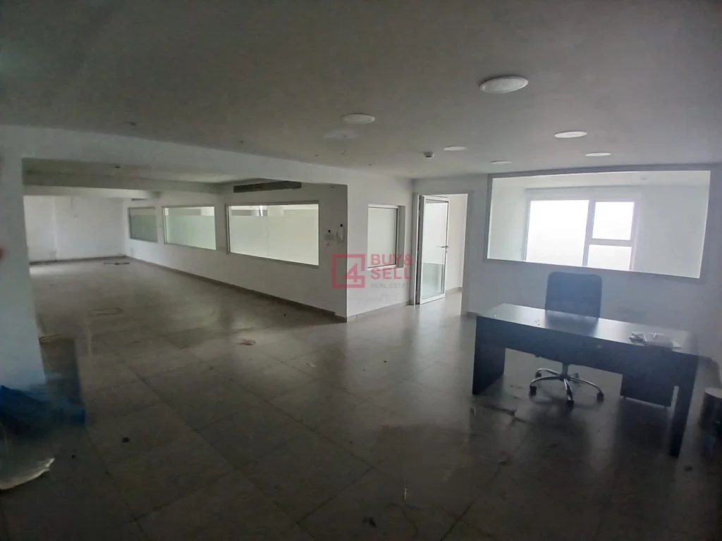 400m² Office for Rent