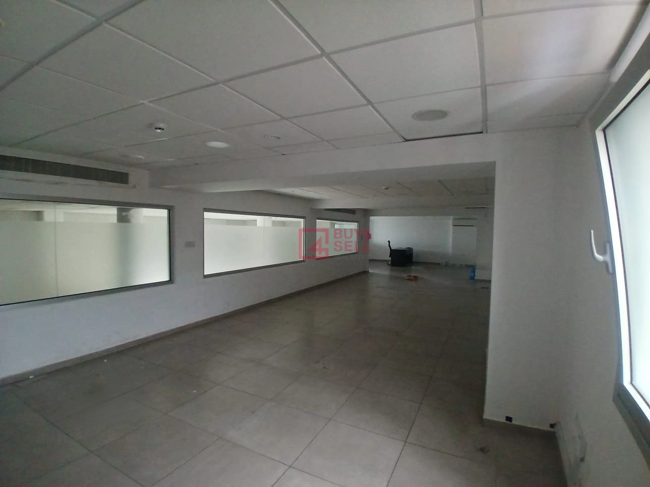 400m² Office for Rent