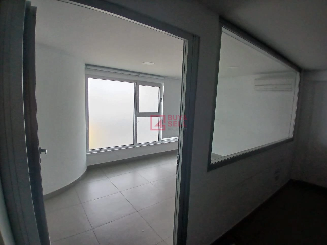 400m² Office for Rent