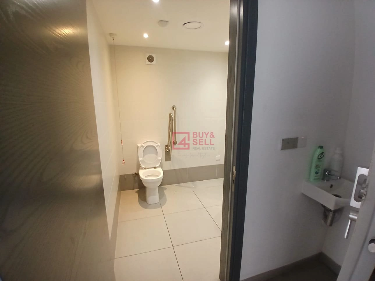 400m² Office for Rent