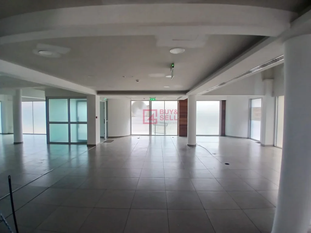 400m² Office for Rent