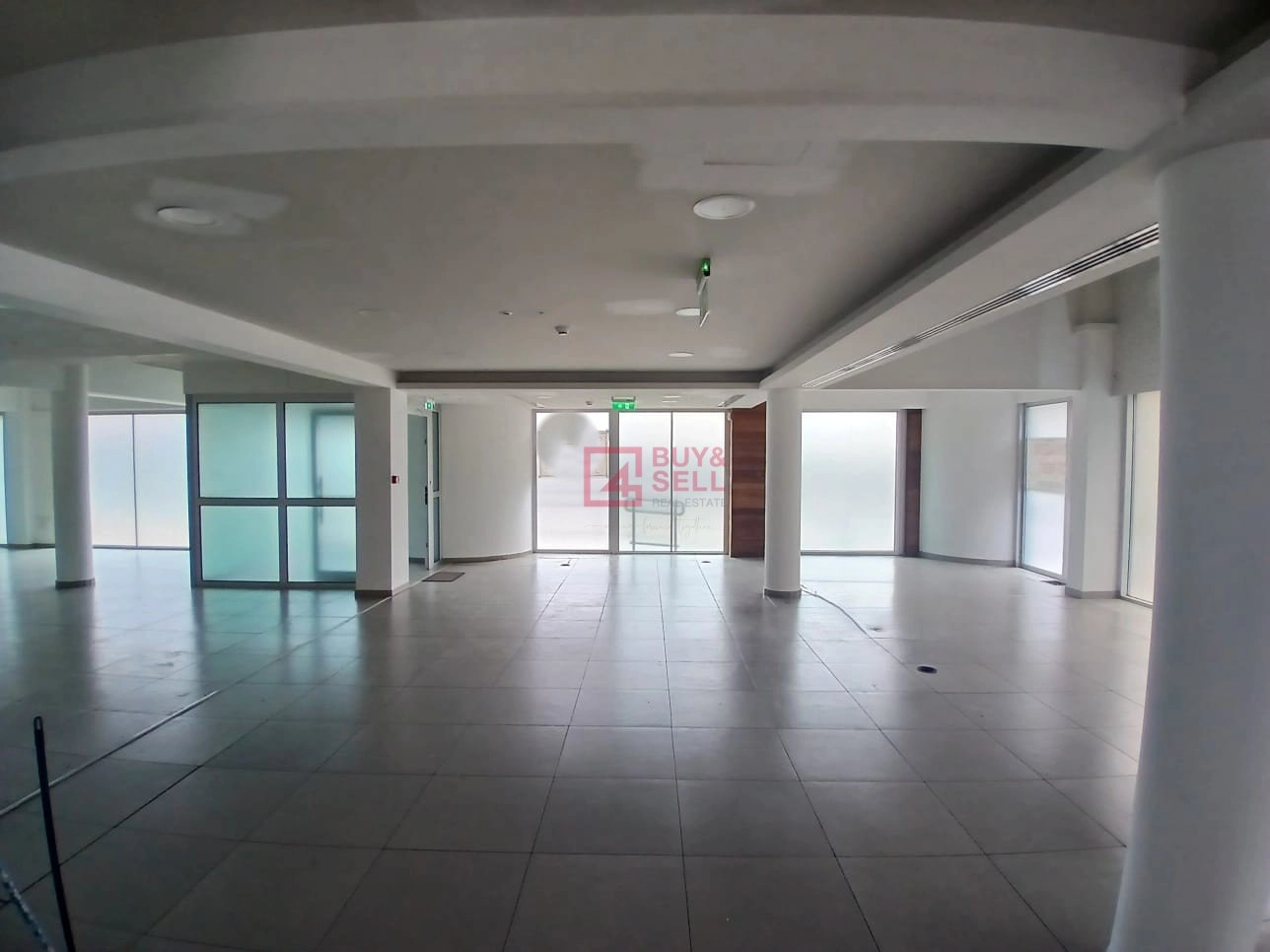 400m² Office for Rent