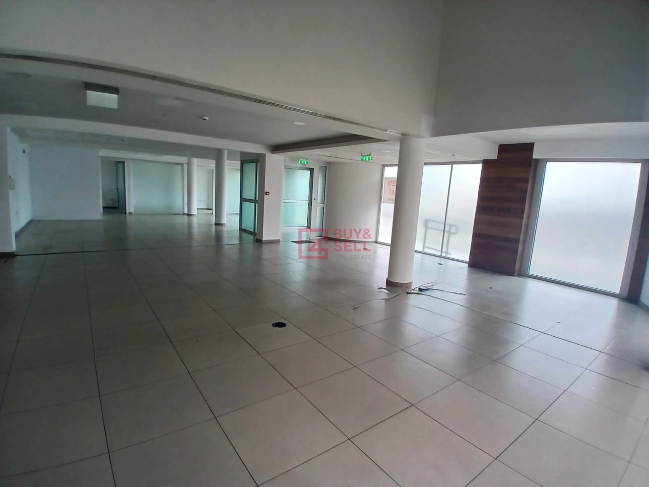 400m² Office for Rent