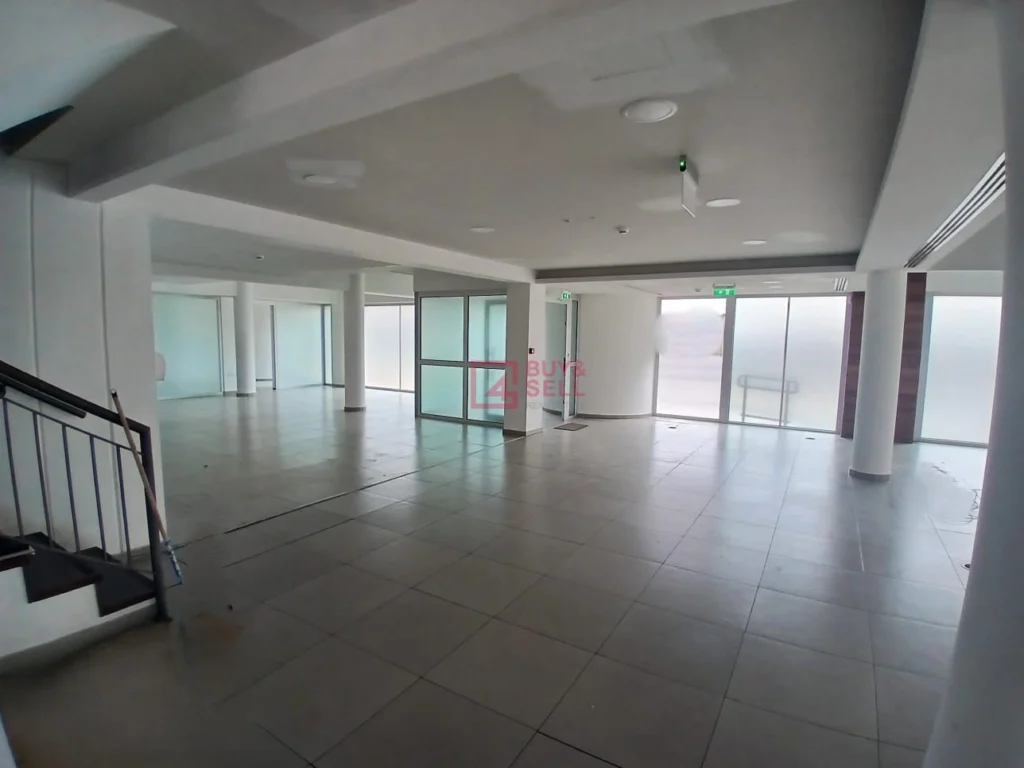 400m² Office for Rent