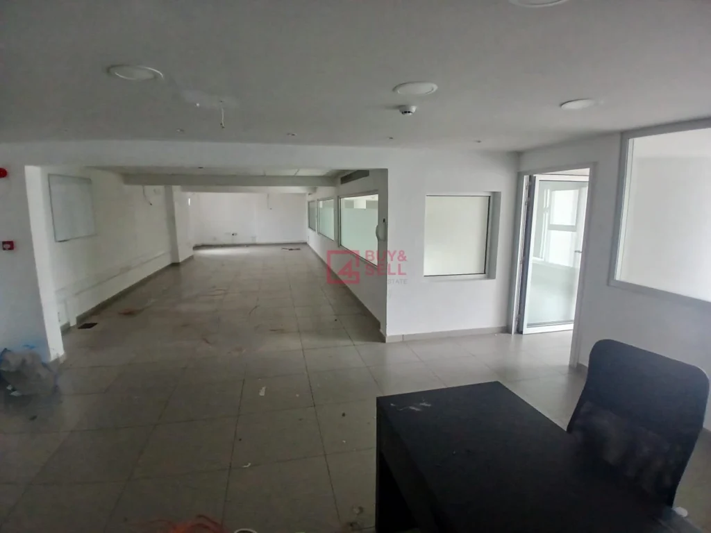 400m² Office for Rent