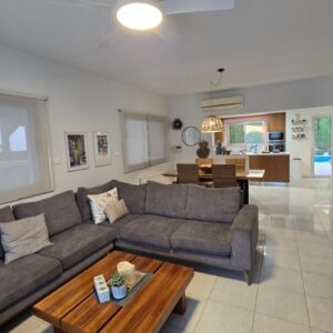 4 Bedroom House for Rent in Parekklisia, Limassol District