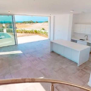 Σπίτι 4 Υπνοδωματίων προς Πώληση στο Coral Bay, στην περιοχή Πάφος