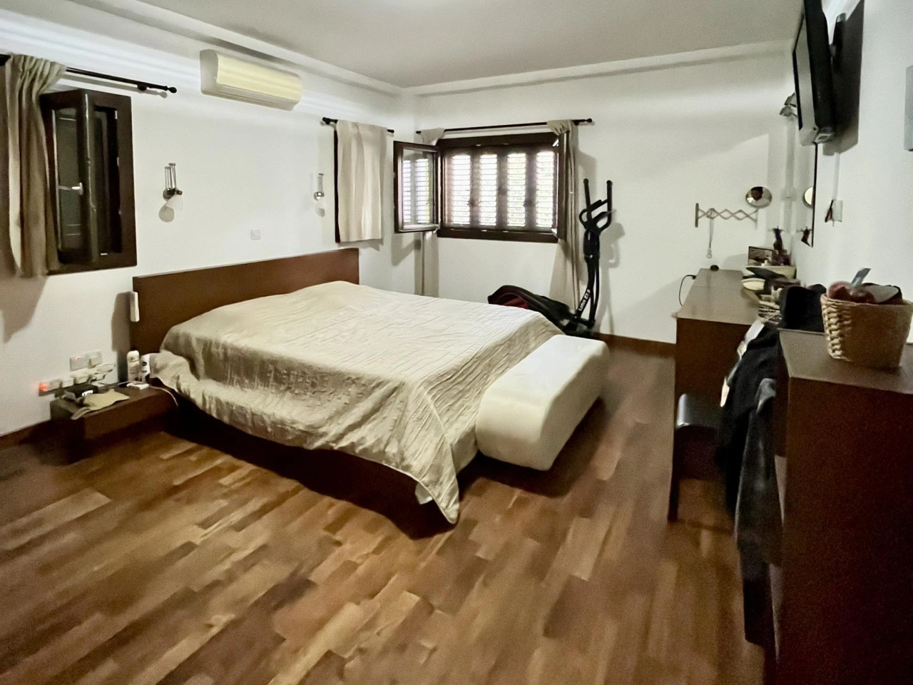 389m² Building for Sale in Engomi, Nicosia District
