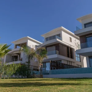 5 Bedroom House for Sale in Kissonerga, Paphos District