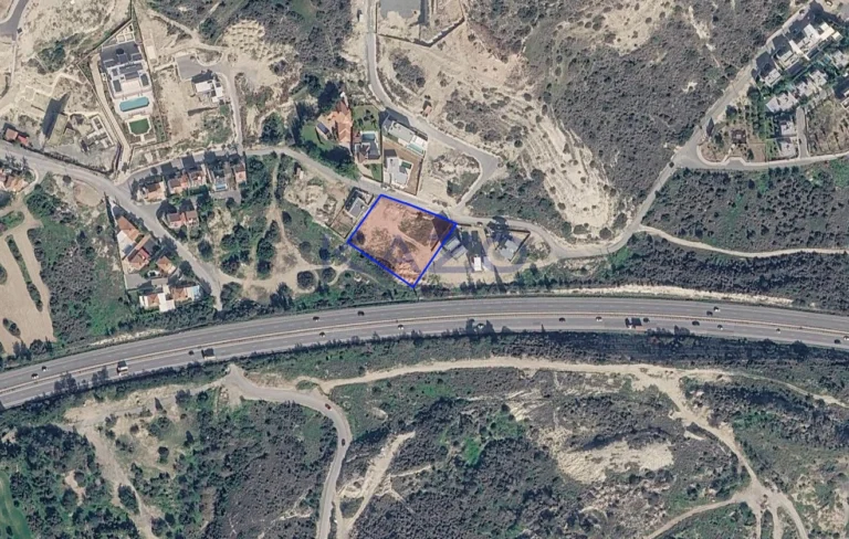 3,113m² Plot for Sale in Agios Tychonas, Limassol District