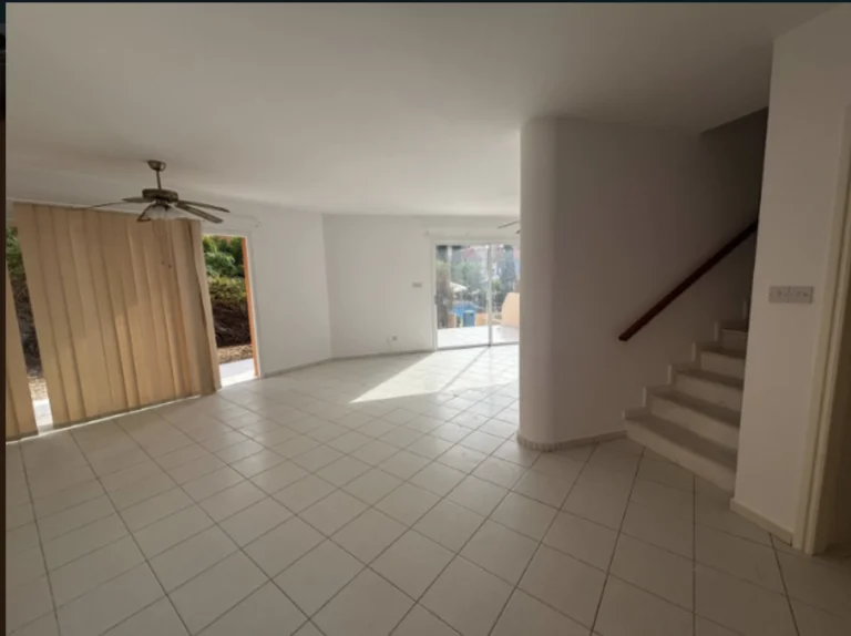 Cheap Houses and Villas for Sale Paphos up to 300000 euro