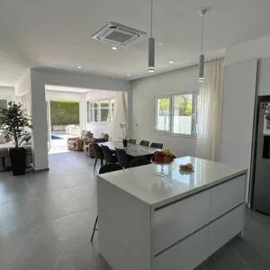 5 Bedroom House for Rent in Agios Tychonas, Limassol District