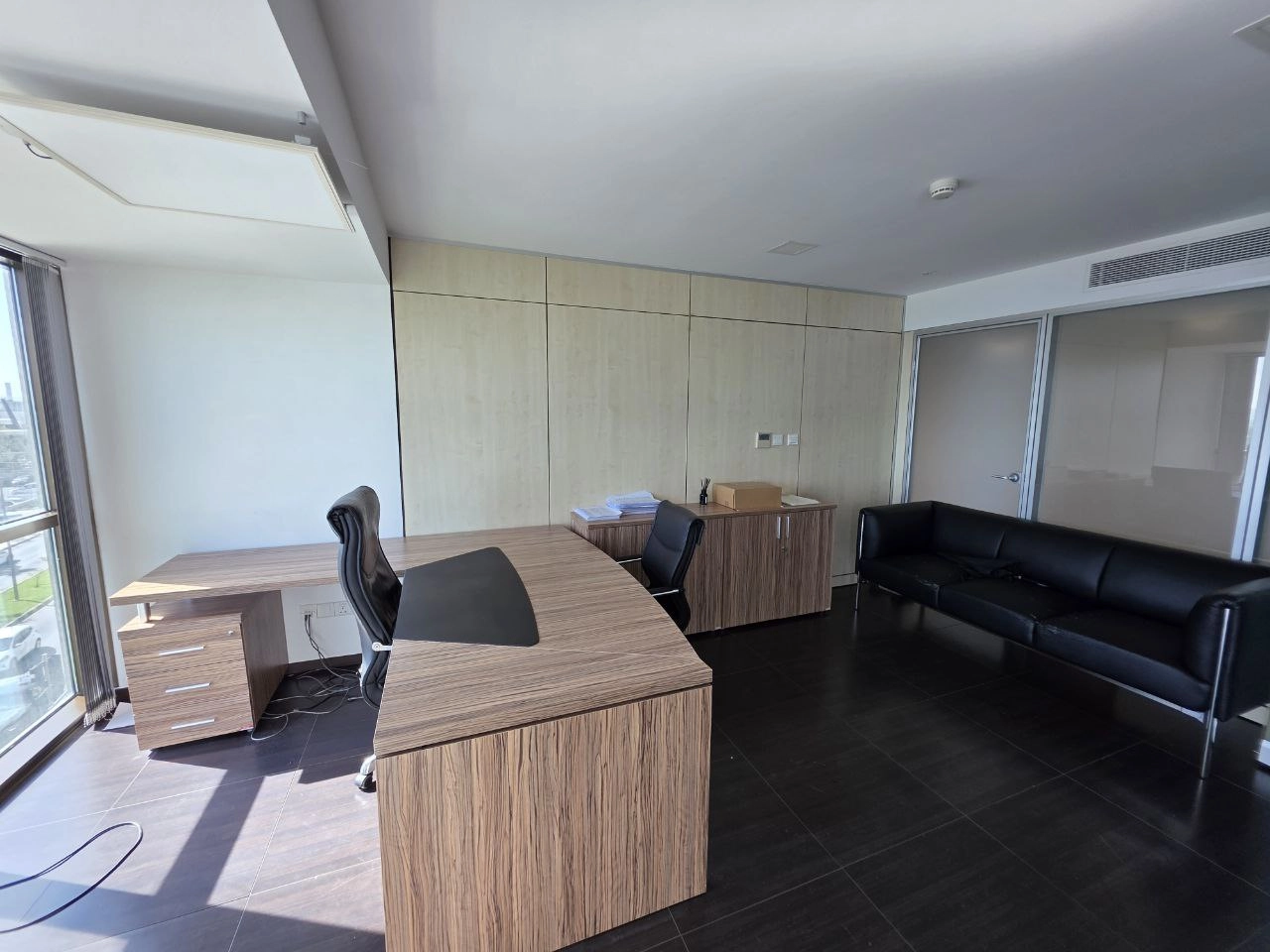 250m² Office for Sale