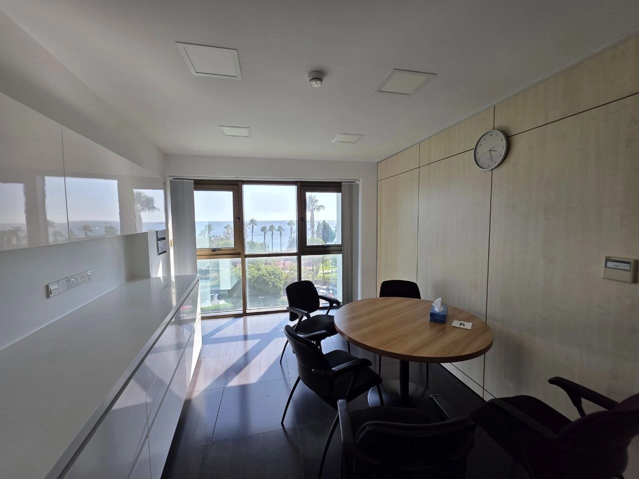 250m² Office for Sale