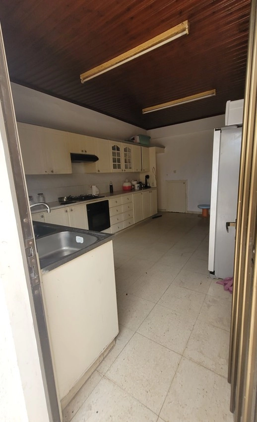 280m² Building for Sale in Geroskipou, Paphos District