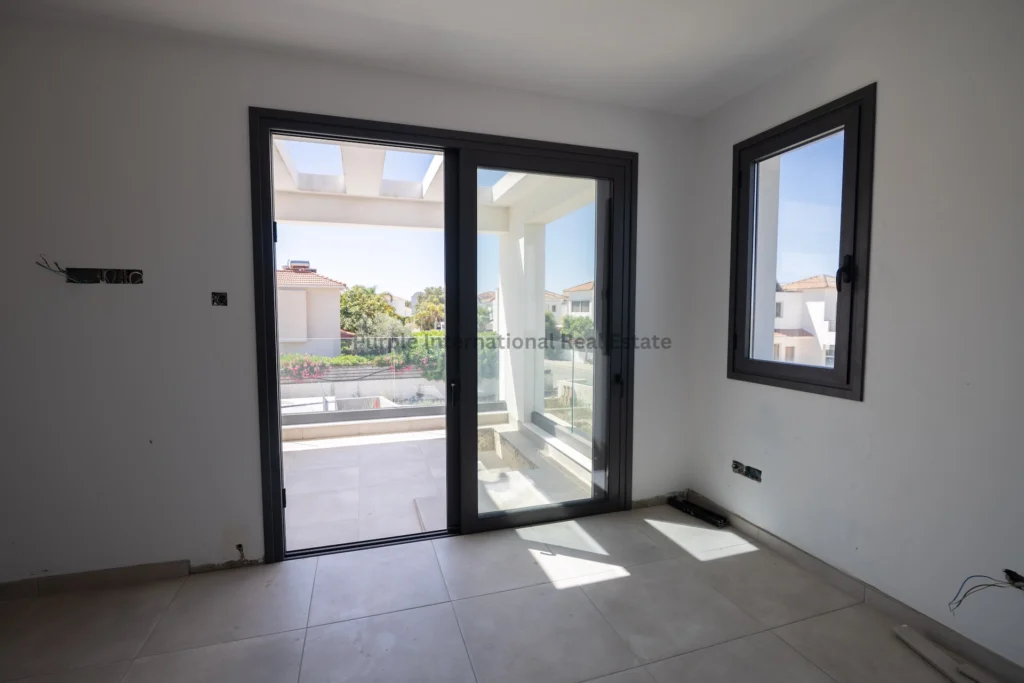 for Sale in Pervolia Larnacas