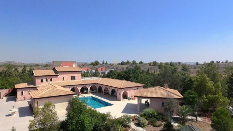 Cheap Houses and Villas for Sale Larnaca up to 900000 euro