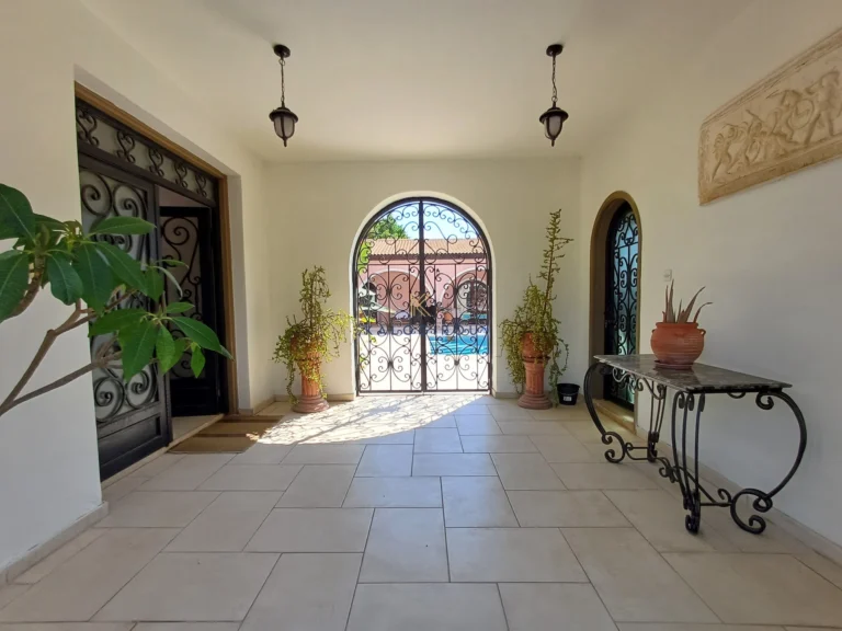 Cheap Houses and Villas for Sale Larnaca up to 900000 euro