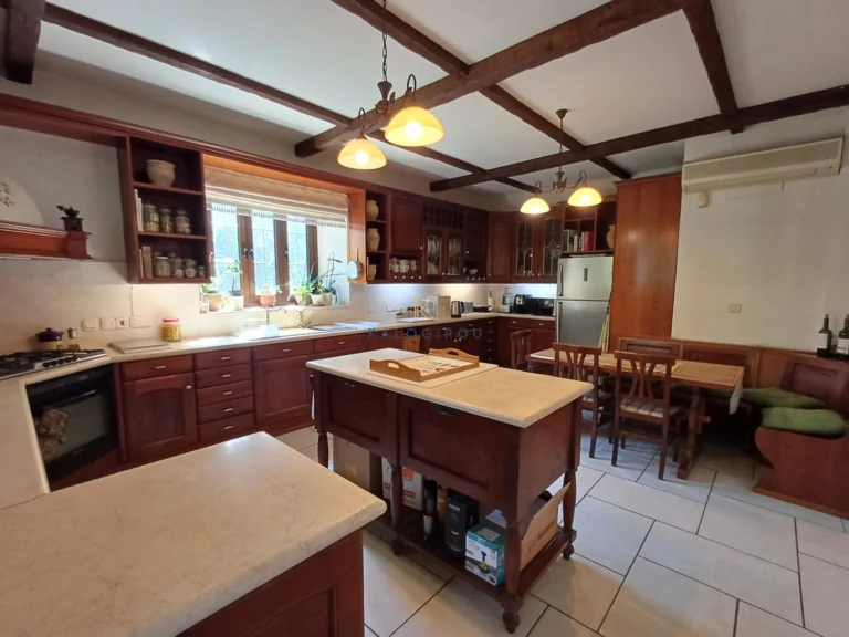 Cheap Houses and Villas for Sale Larnaca up to 900000 euro