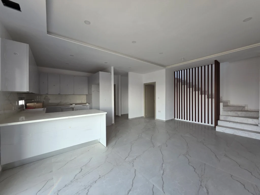 4 Bedroom Apartment for Sale in Limassol – Zakaki