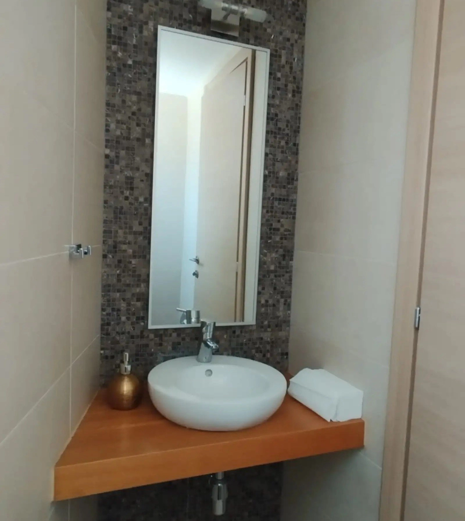 750m² Building for Sale in Limassol – Mesa Geitonia
