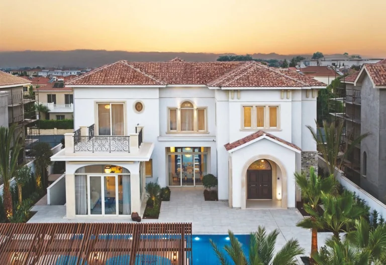 5 Bedroom House for Sale