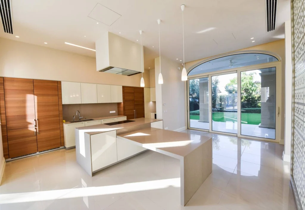 5 Bedroom House for Sale