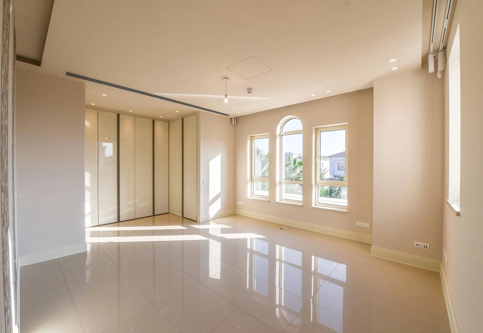 5 Bedroom House for Sale