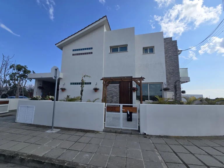 Cheap Houses and Villas for Sale Larnaca up to 400000 euro
