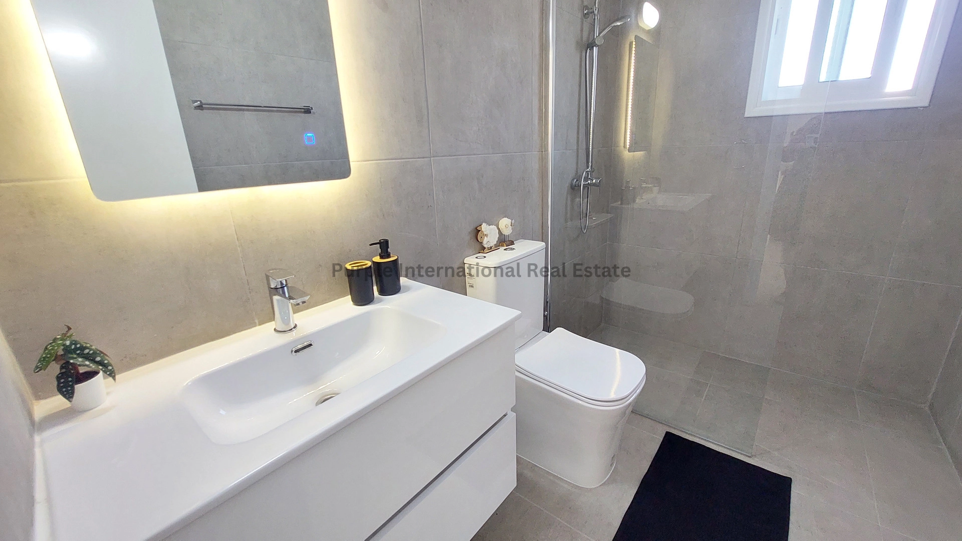 284m² Building for Sale in Kato Paphos