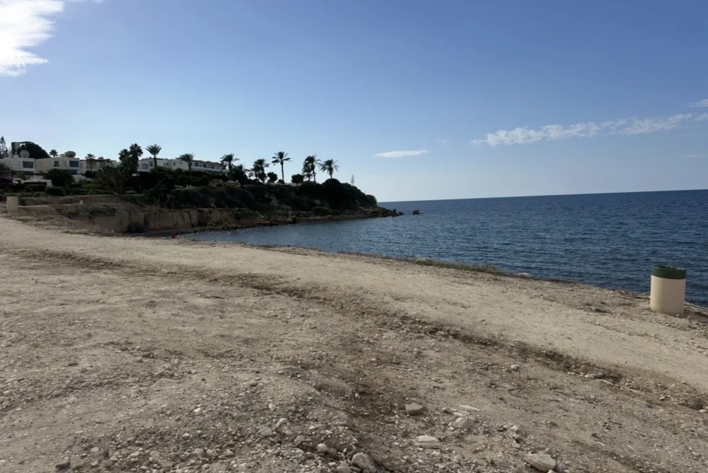 2,010m² Plot for Sale in Kissonerga, Paphos District