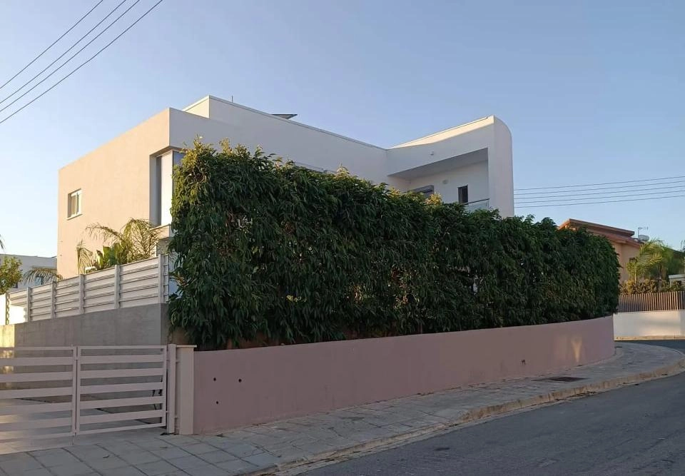 3 Bedroom House for Sale in Kolossi, Limassol District