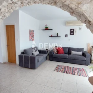 3 Bedroom House for Sale in Peyia, Paphos District