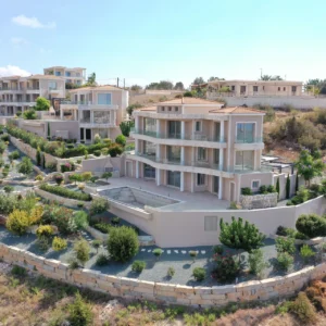 5 Bedroom House for Sale in Peyia, Paphos District