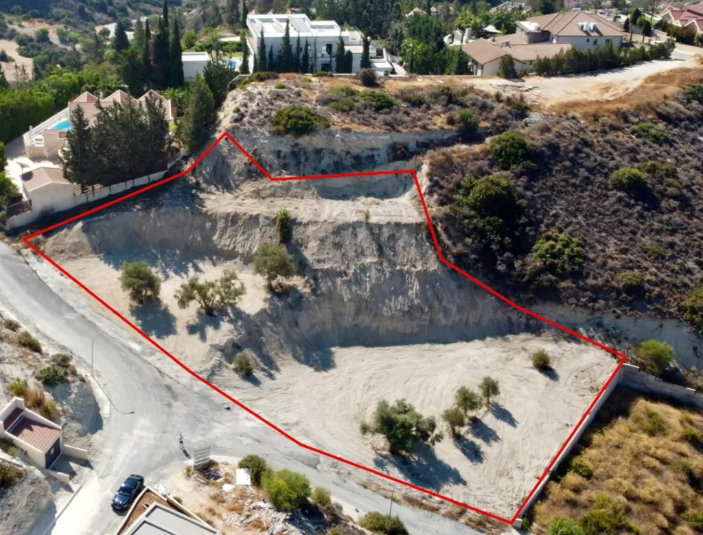 3,153m² Plot for Sale in Agios Tychonas, Limassol District