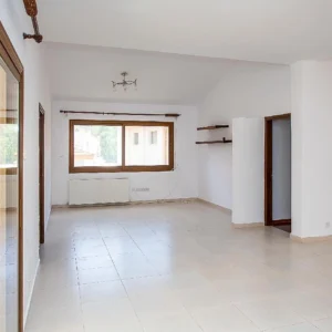 4 Bedroom House for Sale in Moniatis, Limassol District