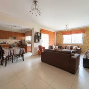 3 Bedroom Apartment for Sale in Limassol – Mesa Geitonia