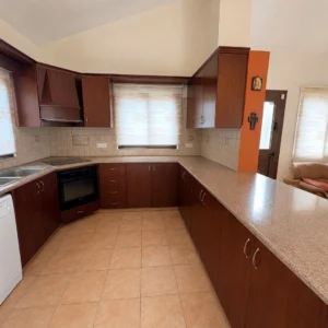 4 Bedroom House for Rent in Moniatis, Limassol District
