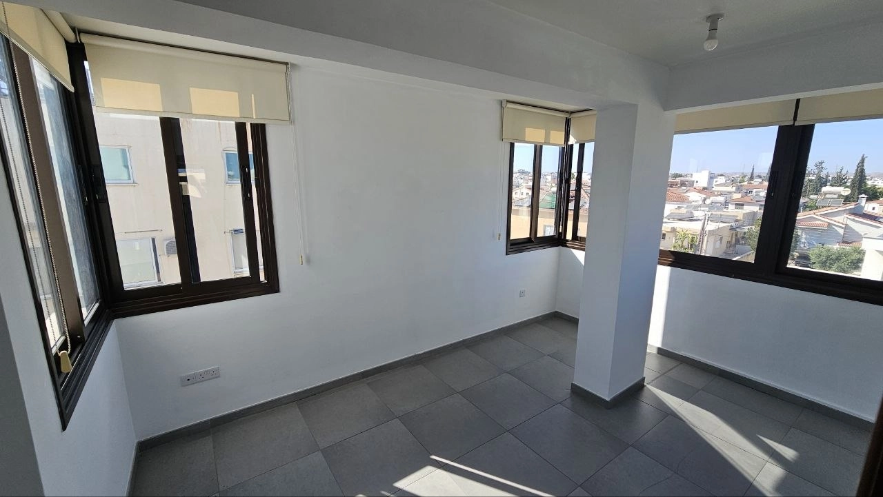 114m² Office for Rent
