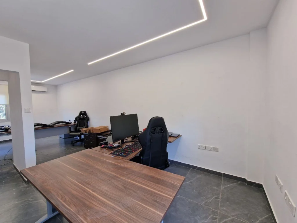 142m² Office for Rent