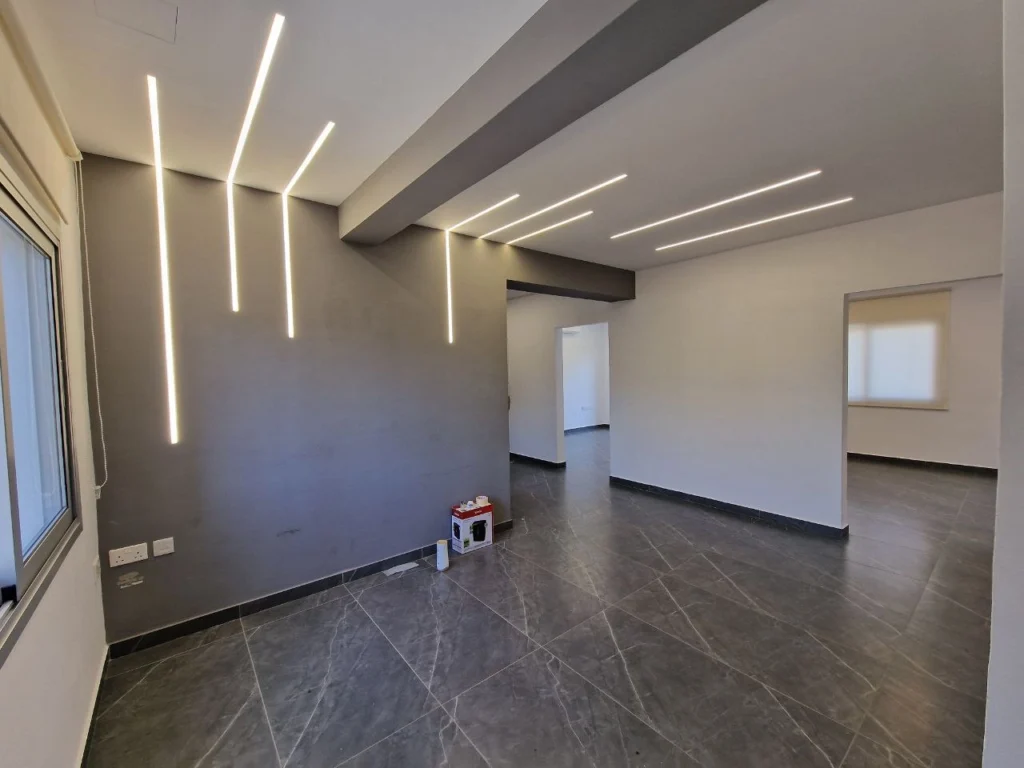 142m² Office for Rent