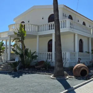 4 Bedroom House for Rent in Meneou, Larnaca District