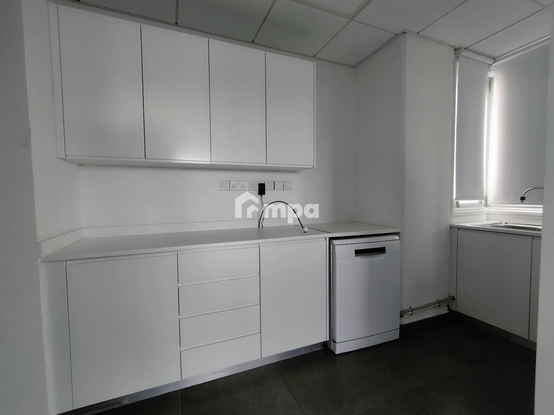180m² Office for Rent in Nicosia District