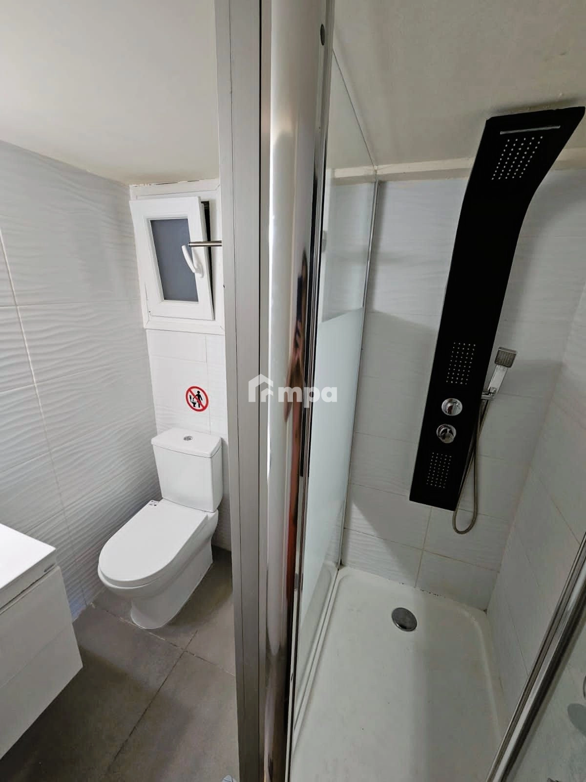 4 Bedroom Apartment for Sale in Agioi Omologites, Nicosia District