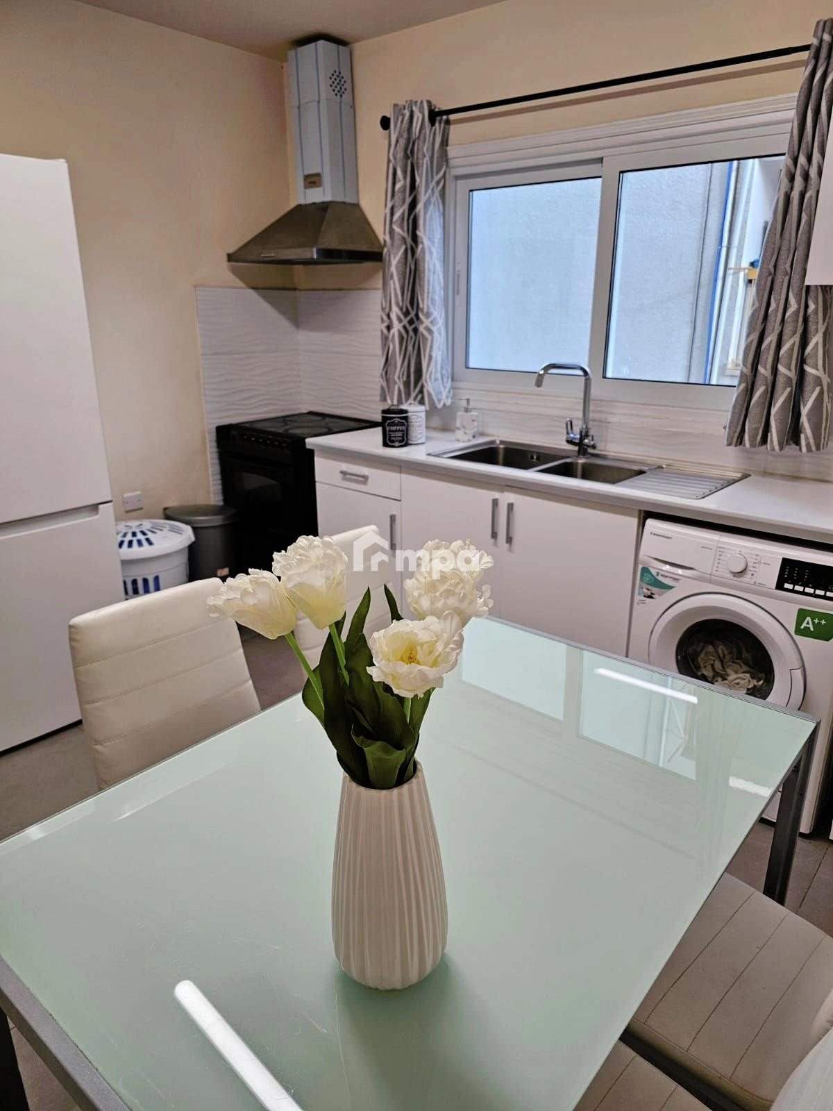4 Bedroom Apartment for Sale in Agioi Omologites, Nicosia District