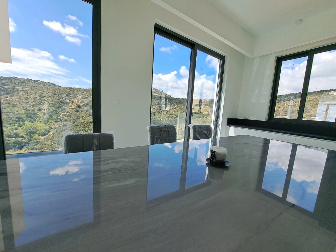 6+ Bedroom House for Sale in Agios Tychonas, Limassol District